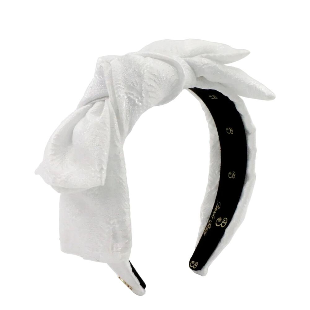 The Pearelscent Shell Brocade Bow